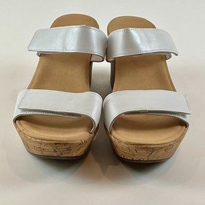 Pre Owned Naot Caveran White Pearl Leather Wedge Sandals - Sz 41/US 9